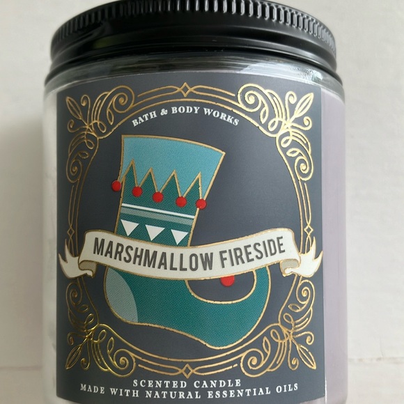 Bath & Body Works Marshmallow Fireside Single Wick Candle - Picture 2 of 5